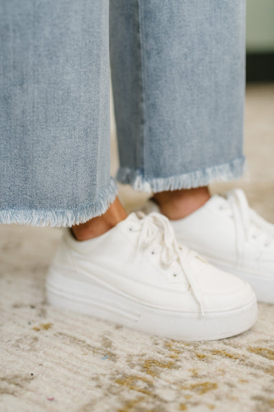 Mid Rise Ankle Wide Leg+ Fray Hem Judy Blues