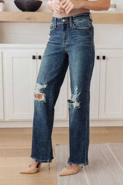 Judy Blue Distressed Straight Jeans in Dark Wash