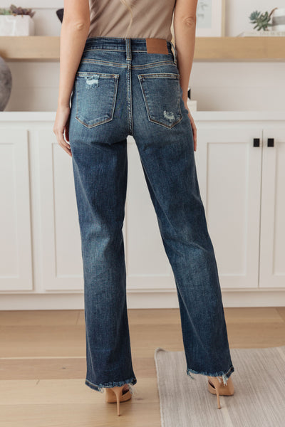 Judy Blue Distressed Straight Jeans in Dark Wash