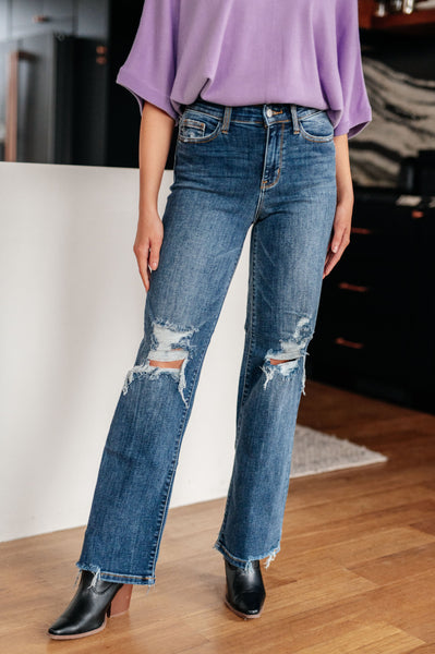 Judy Blue Distressed Straight Jeans in Dark Wash