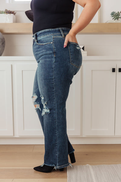 Judy Blue Distressed Straight Jeans in Dark Wash